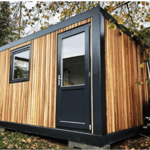 Ausgebautes Containermodul – Modernität, Flexibilität