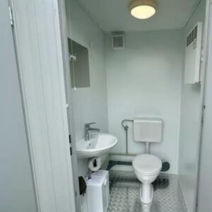 Doppel-Sanitärcontainer 2,4 x 1,5 m – WC + Urinal getrennt